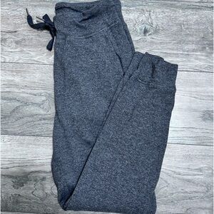 size 6 grey lululemon joggers